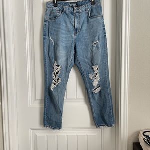 High waisted Mom distressed jean
